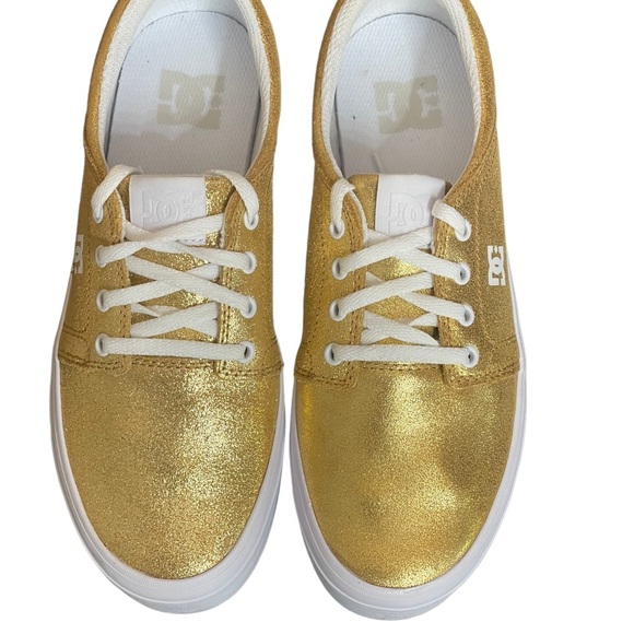 DC Women Trase Platform
Casual Shoes Gold US Size 8.5
NWB Metallic Fabric - Picture 6 of 12
